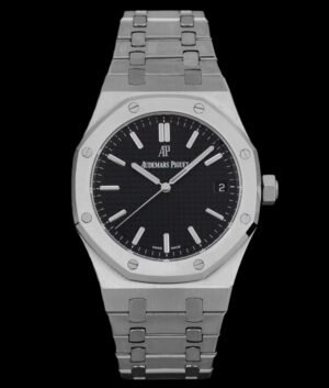 Audemars Piguet Royal Oak 15500 هي قمة الساعات الفولاذية في السوق والملك "الفولاذي" الحاكم.